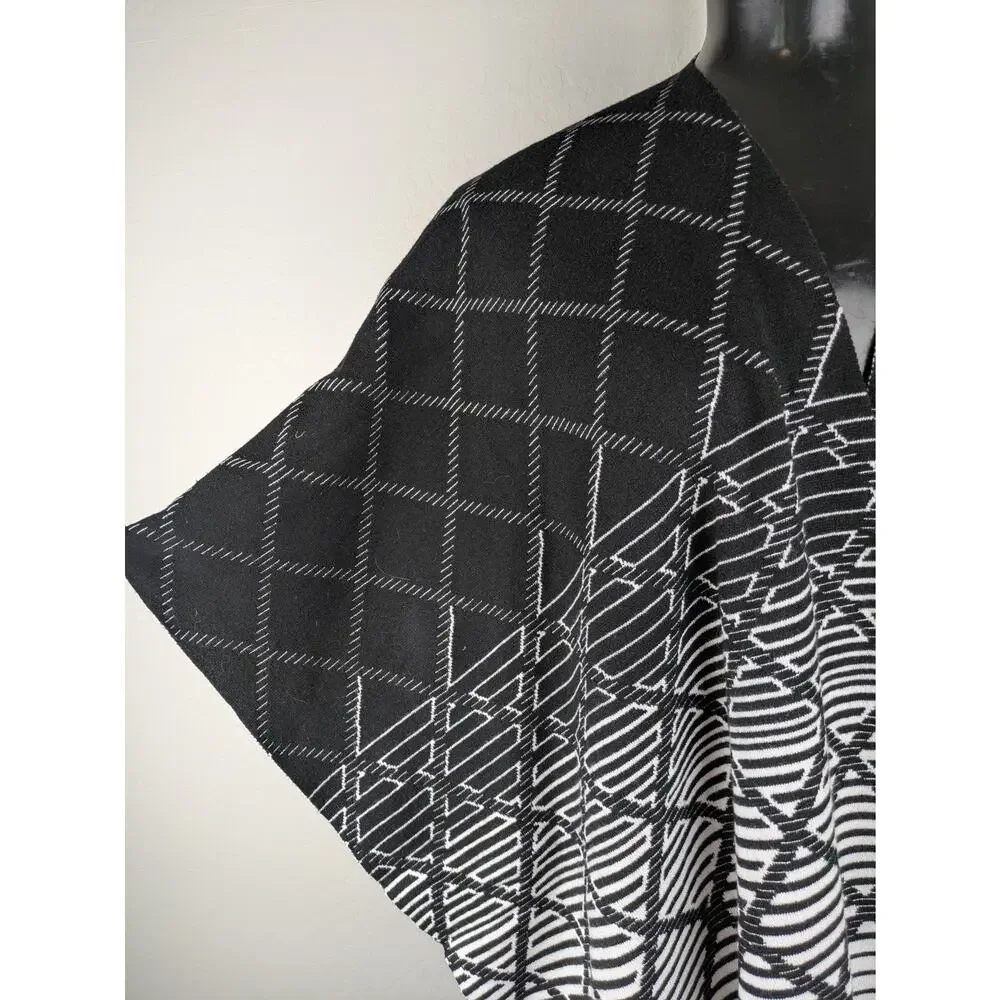 Ming Wang One Size Shawl Wrap Black and White Geometric Viscose Blend